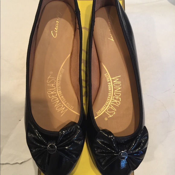 Circus NY x Sam Edelman ‘Carmen’ Black Gloss Flats In burgundy patent  10M - Picture 8 of 9